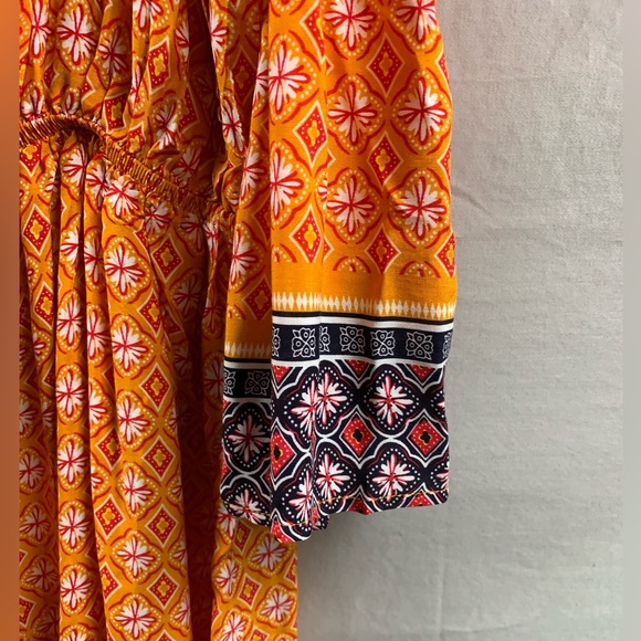 Floral Knot Front Romper - Picture 6 of 7